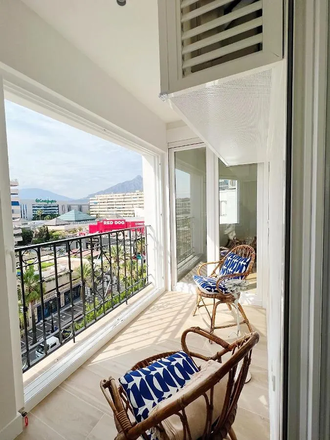 Modern New Apartment, Sea View And Private Parking Marbella
