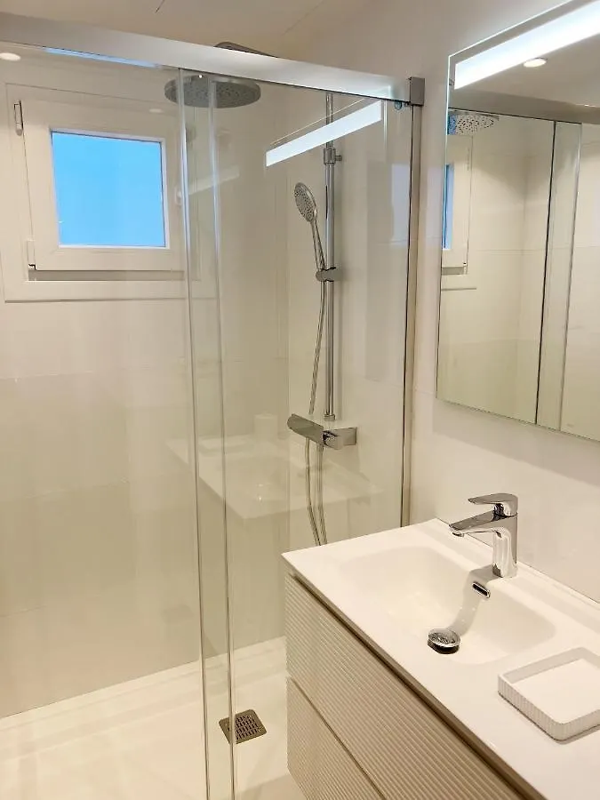 Modern New Apartment, Sea View And Private Parking Marbella